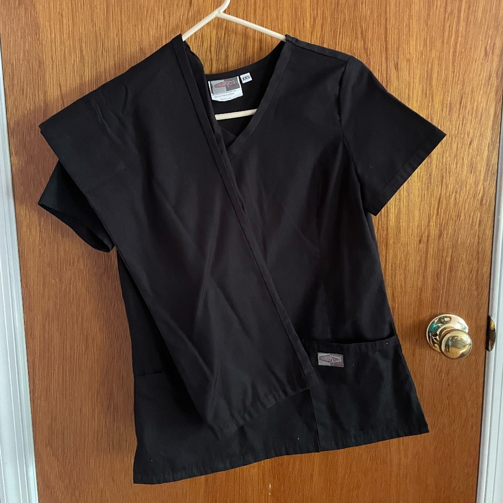 Scrub Zone women's black scrub set